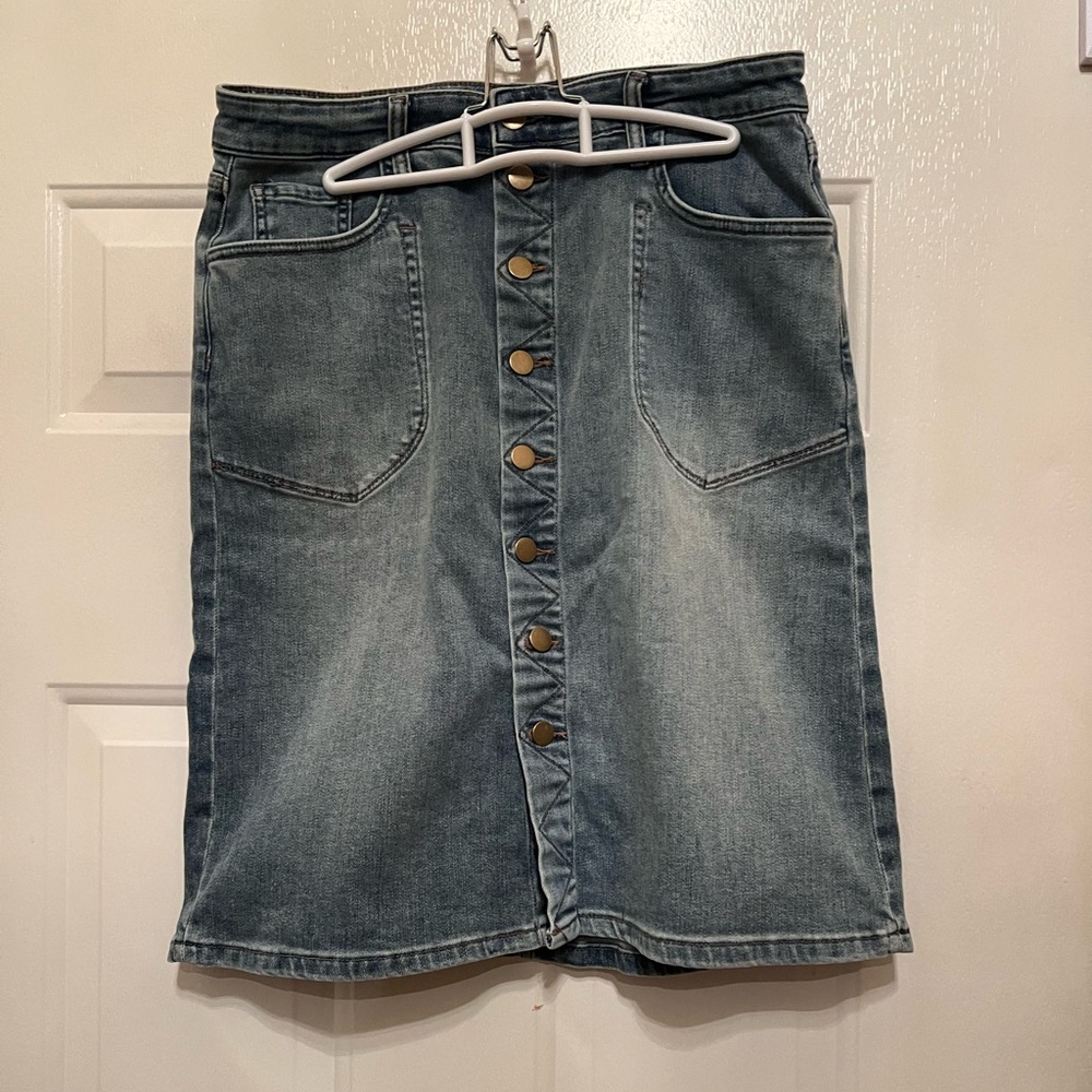 Kut from the Kluth rose denim button front skirt size 8